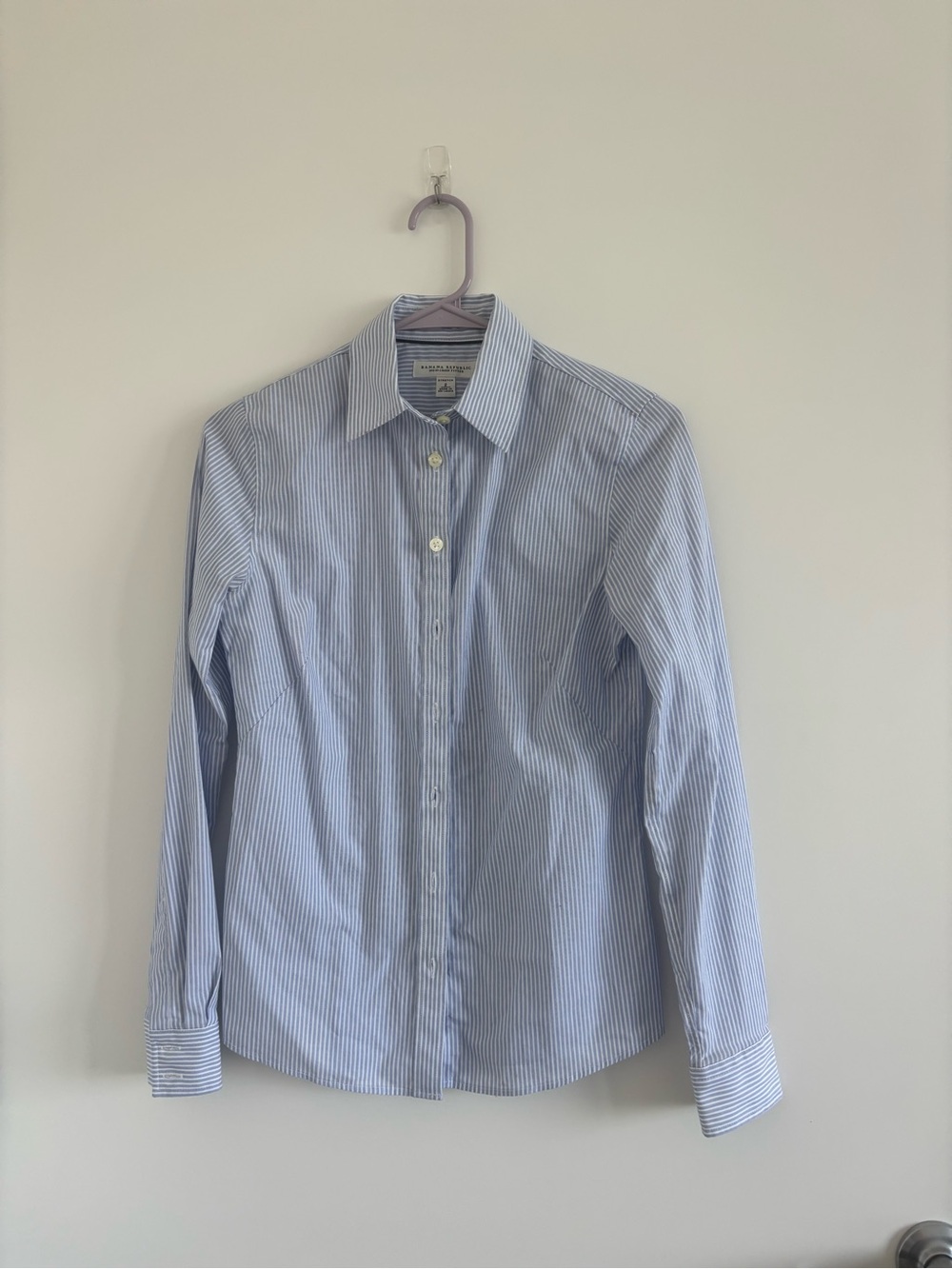 Banana Republic Light Blue Stripe women’s  Dress Shirt